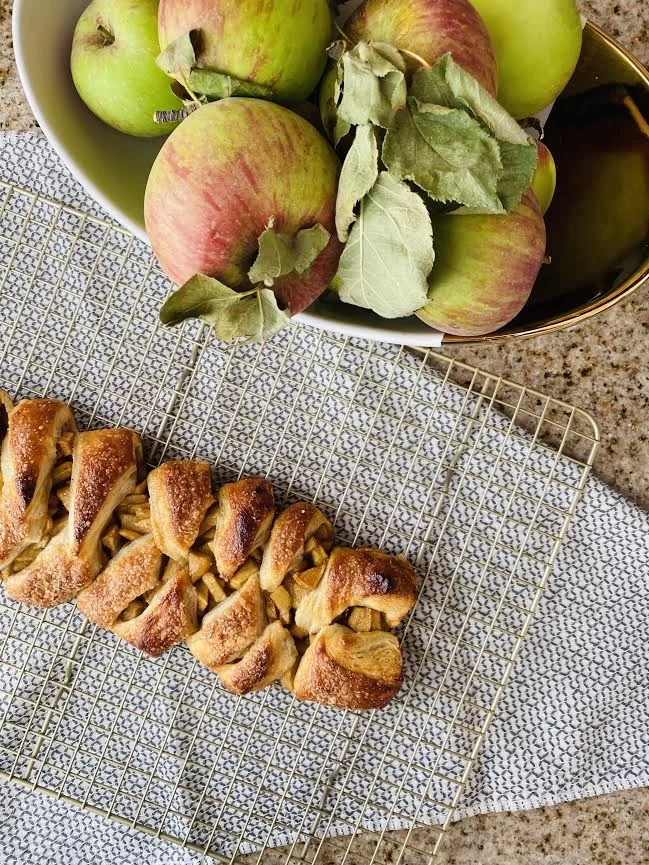 simple apple braid