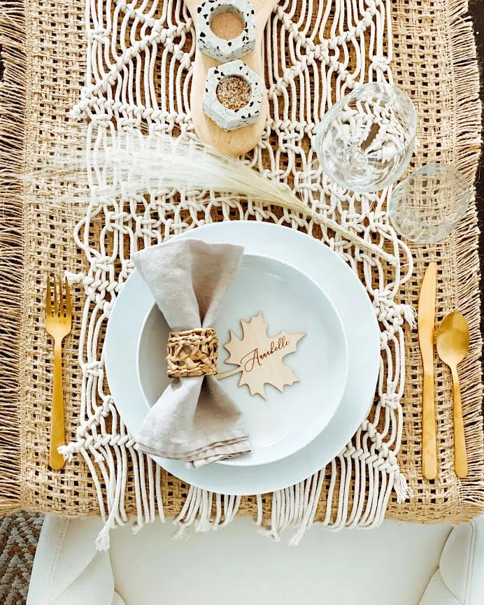 a simple thanksgiving tablescape 