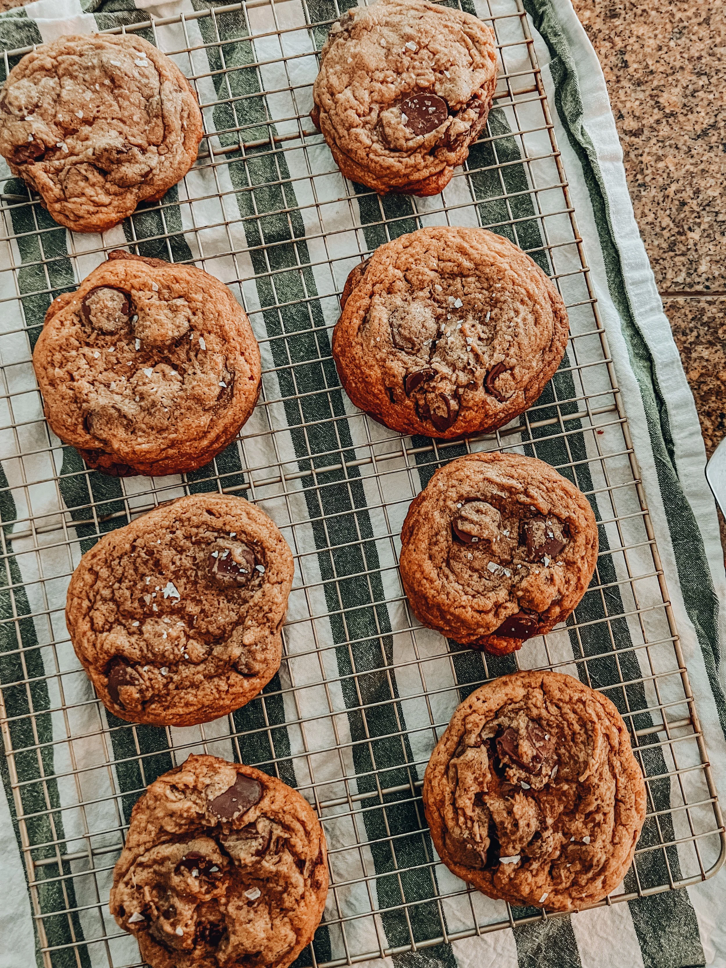 too good chocolate chip cookies.