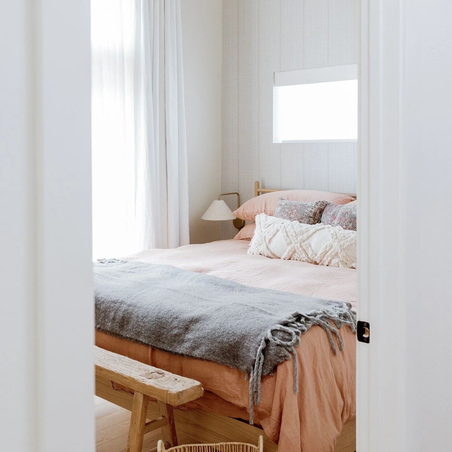 Cozy, inviting, light and bright guest bedroom in our Chad's Place Project. The soft colors and layered textures add to that desire to lounge awhile.

Photos by @chels_diaz