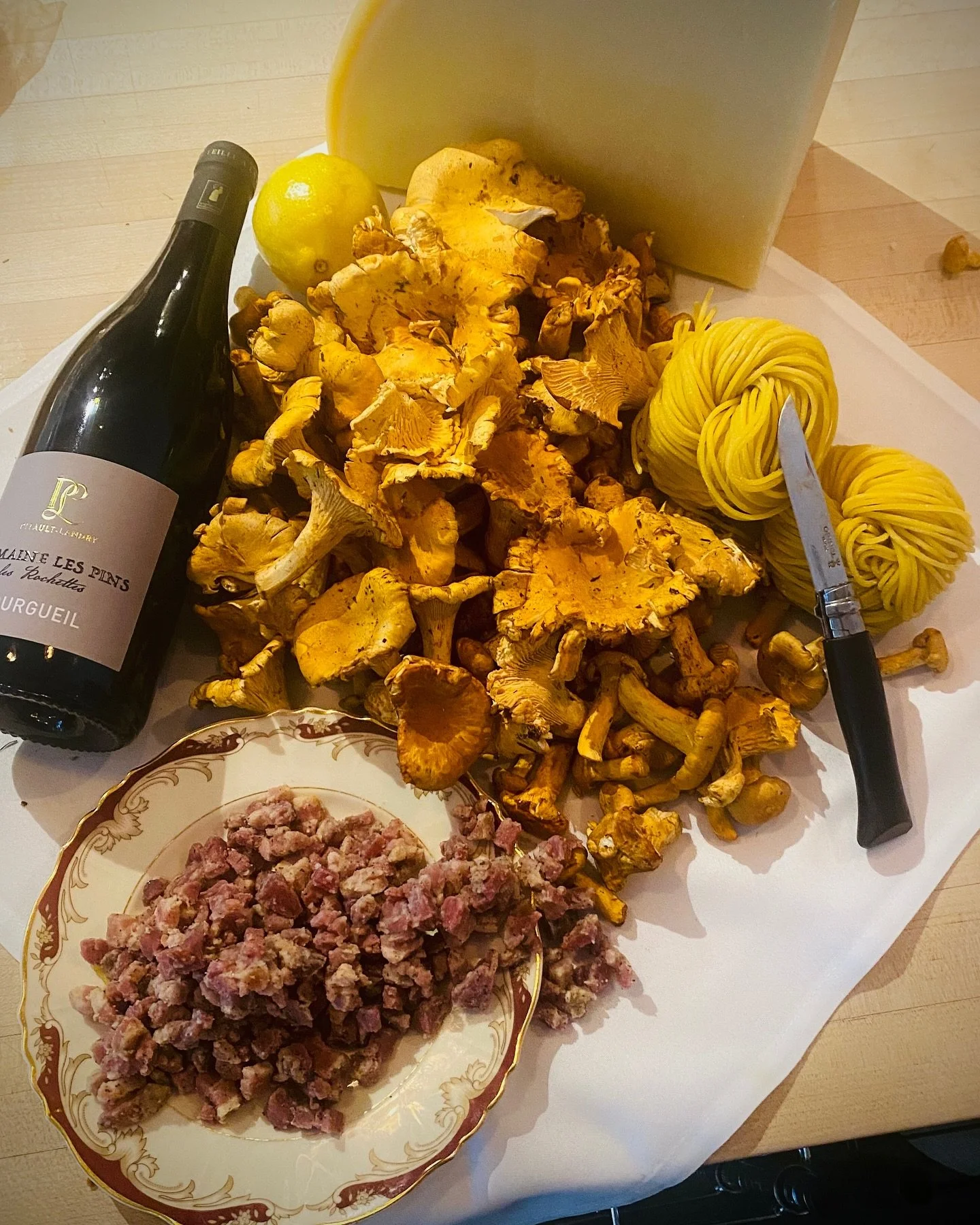 Our Tonnarelli set just keeps getting better! 

Now with pancetta, chanterelle mushrooms from @foragedandfoundedibles and parmesan 🍄&zwj;🟫 Goes perfect with a glass of Bourgueil 🍷

#vendemmiaseattle // #generalharvestseattle 
.
.
.
.