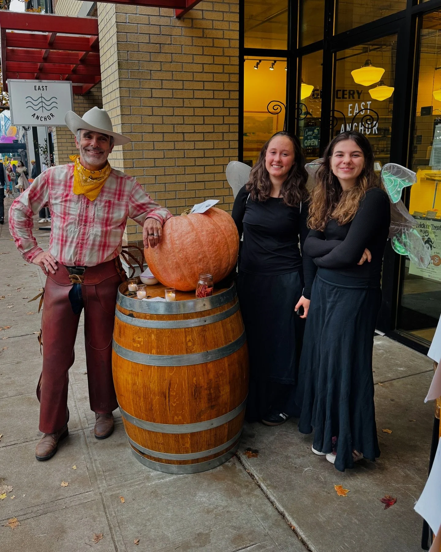 🎃🧡 Happy Halloween from Vendemmia! 🧚🤠🧚&zwj;♀️

#vendemmiaseattle // #generalharvestseattle