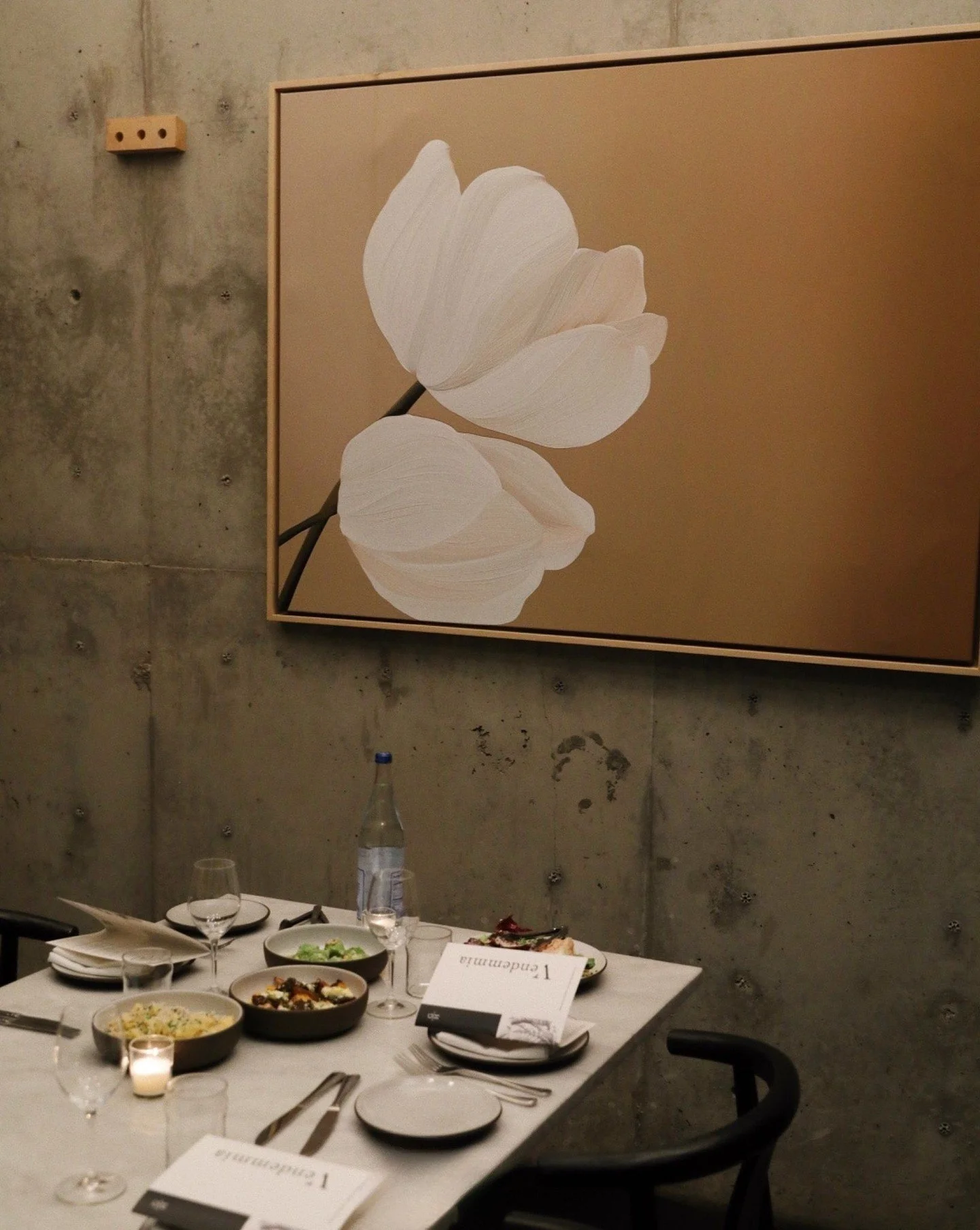 A private room to enjoy an evening together. We know the holidays are coming up so why not share the joy with a group of your favorite loved ones.

Contact our team to see about booking a reservation this holiday season.