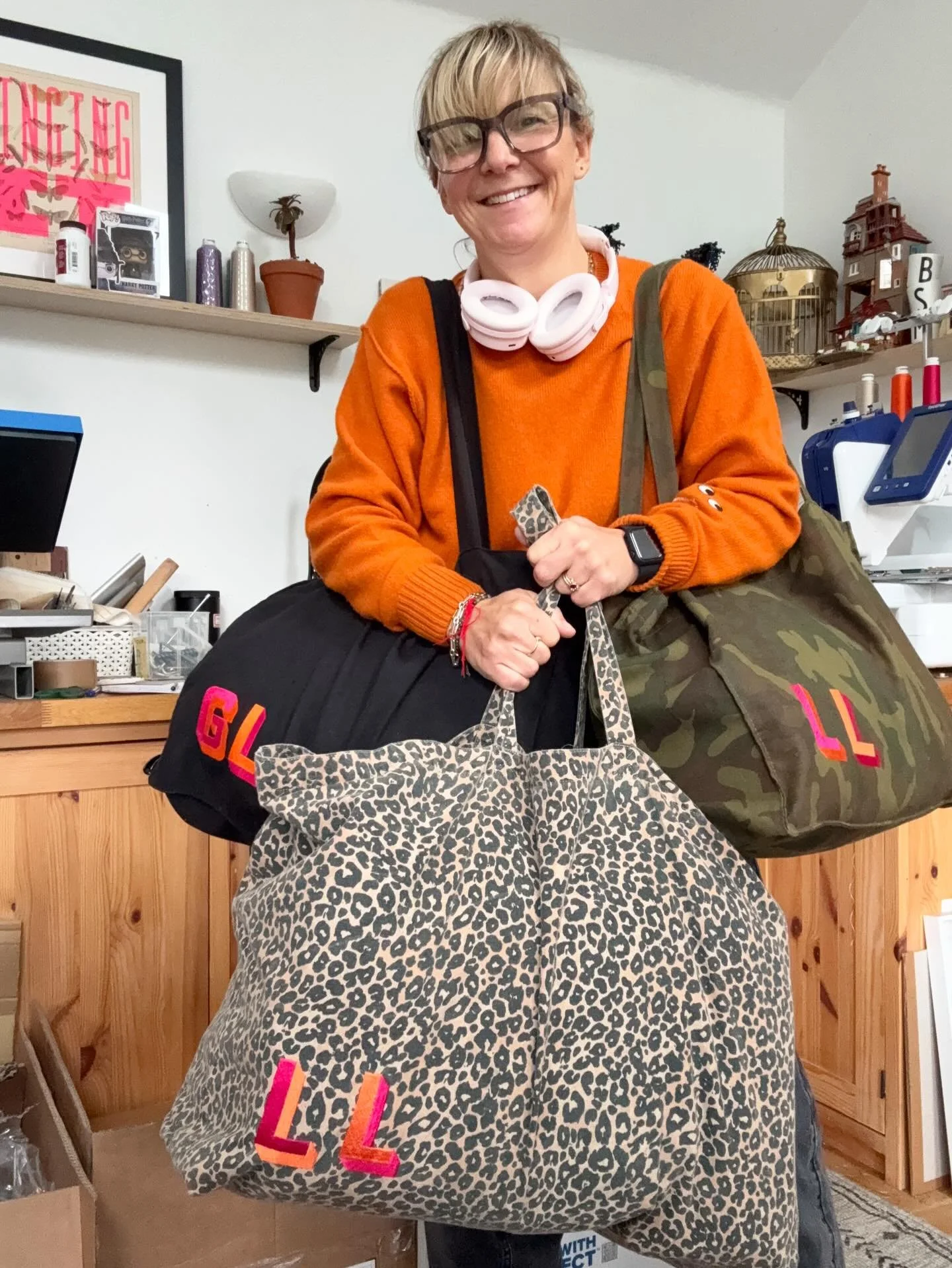 Bags in Bags 🐆 

Powered on by a hefty dose of antibiotics, there are loads of bags heading out in tonight&rsquo;s post. 

Thank you for your patience with this restock while I took a weekend to mope about with a throat infection, before restocking 
