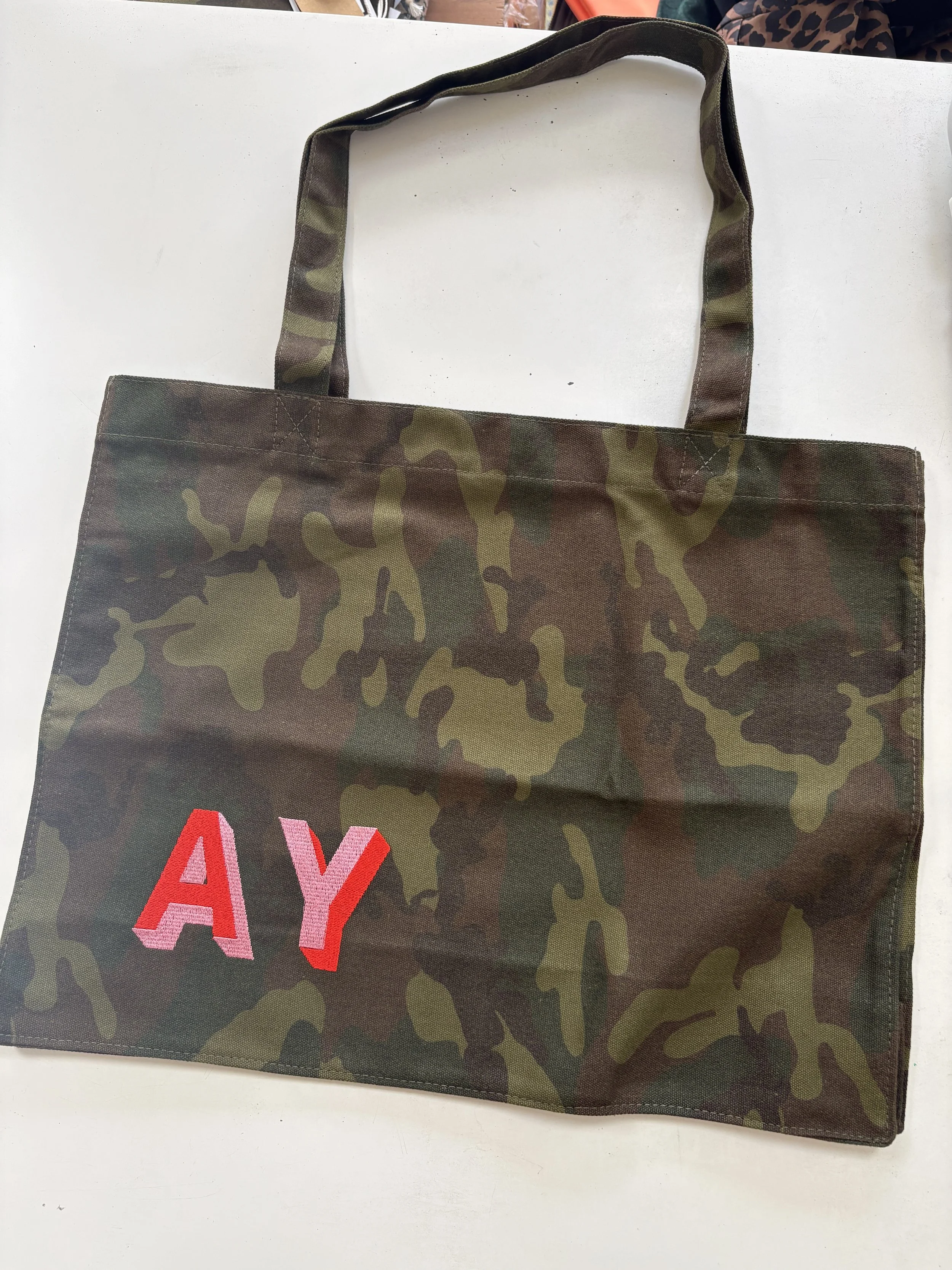 Sample - camo jumbo bag - AY