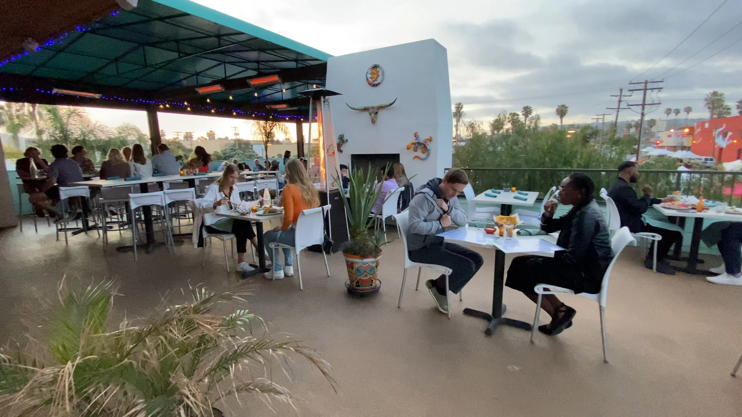 Rooftop Dining 1.jpg