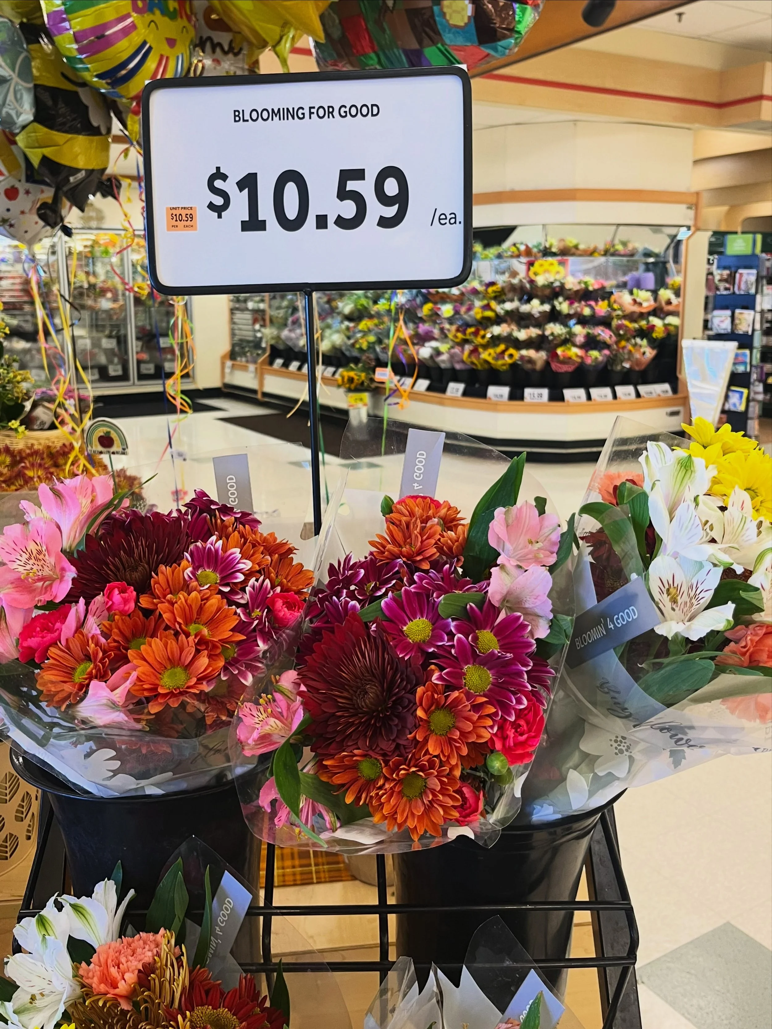 Have you stopped at the Watchung Stop and Shop for your Blooming for Good bouquet yet? I did! Buy a bouquet there by September 30th and $1 will be donated to Mobile Meals 💐

@stopandshop #bloomin4good