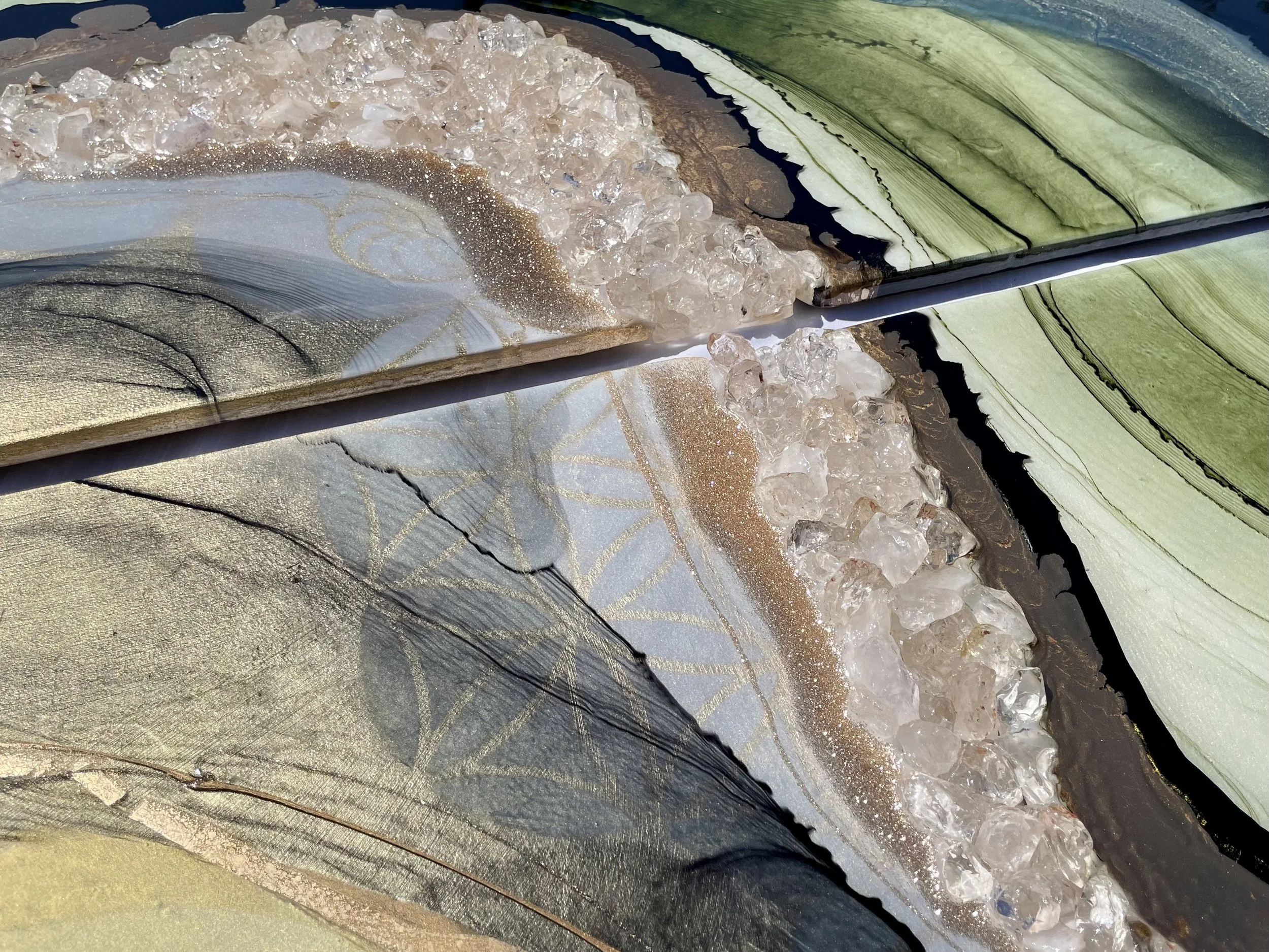 Original wall art rooted in the concept of Nadam and subtle vibration