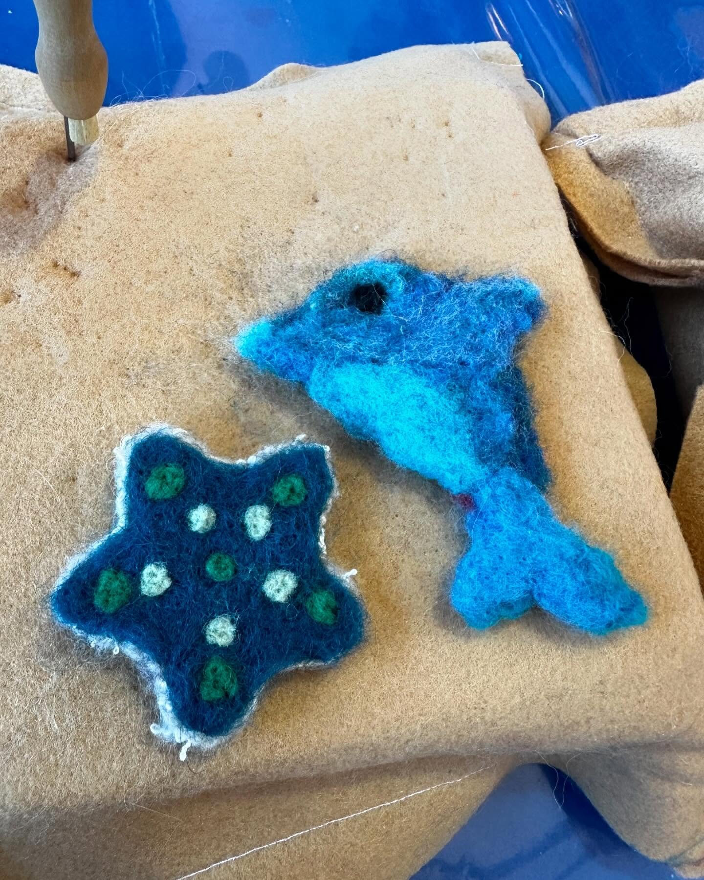 Weds cookie cutter felting ! So cute❤️