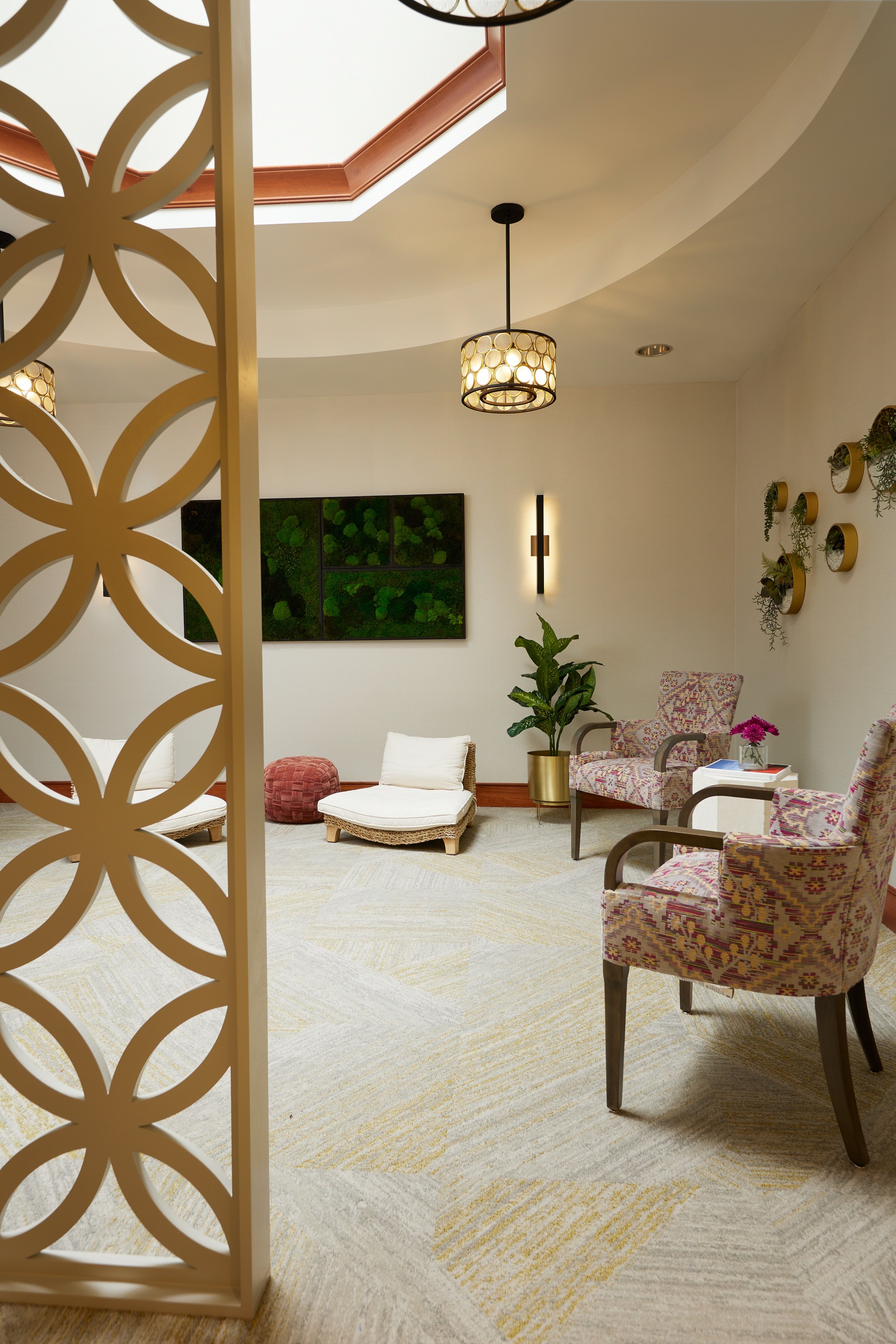 Edgewater - Interior 10.12.236497.jpg