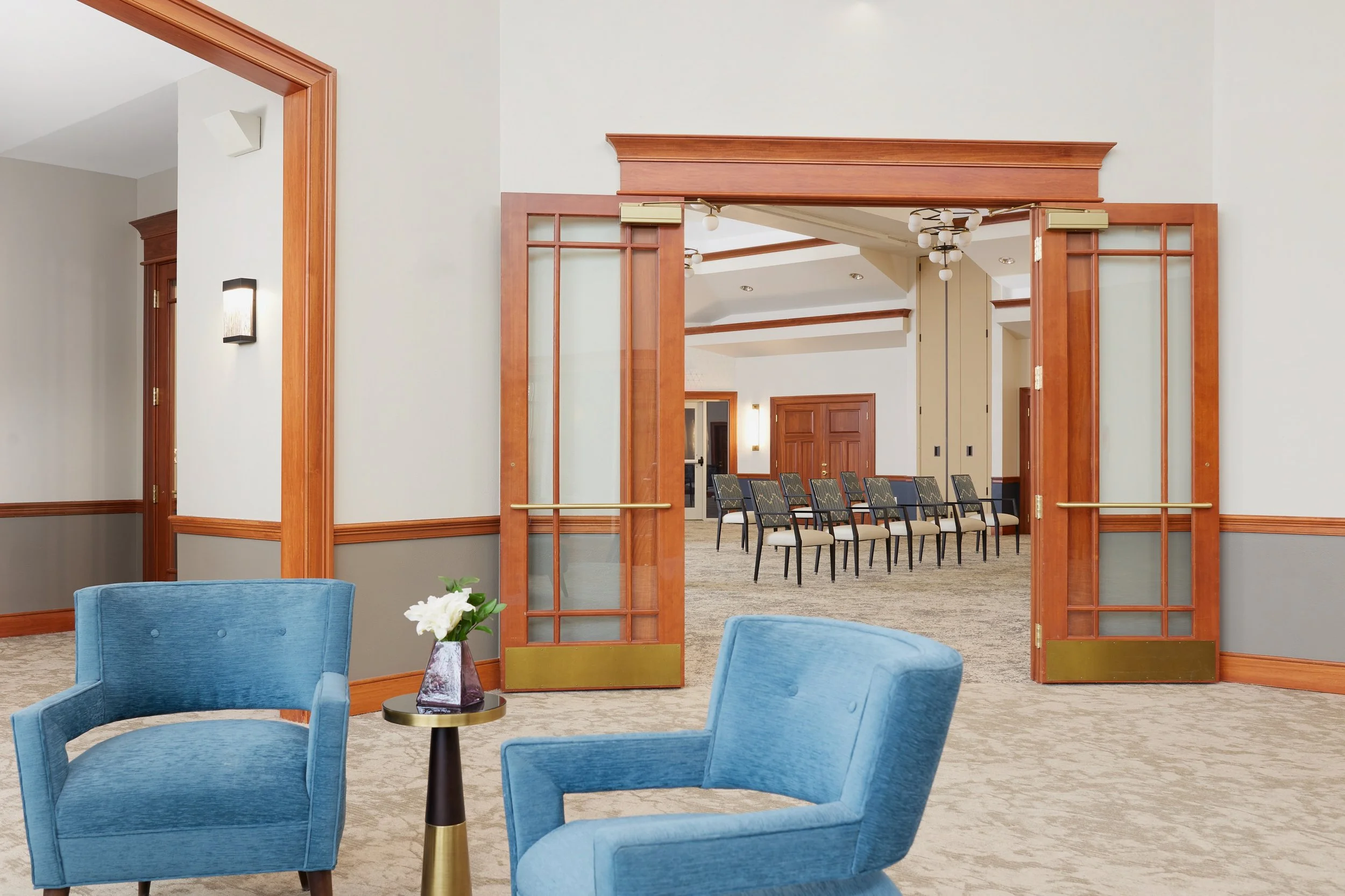 Edgewater - Interior 10.12.236206.jpg