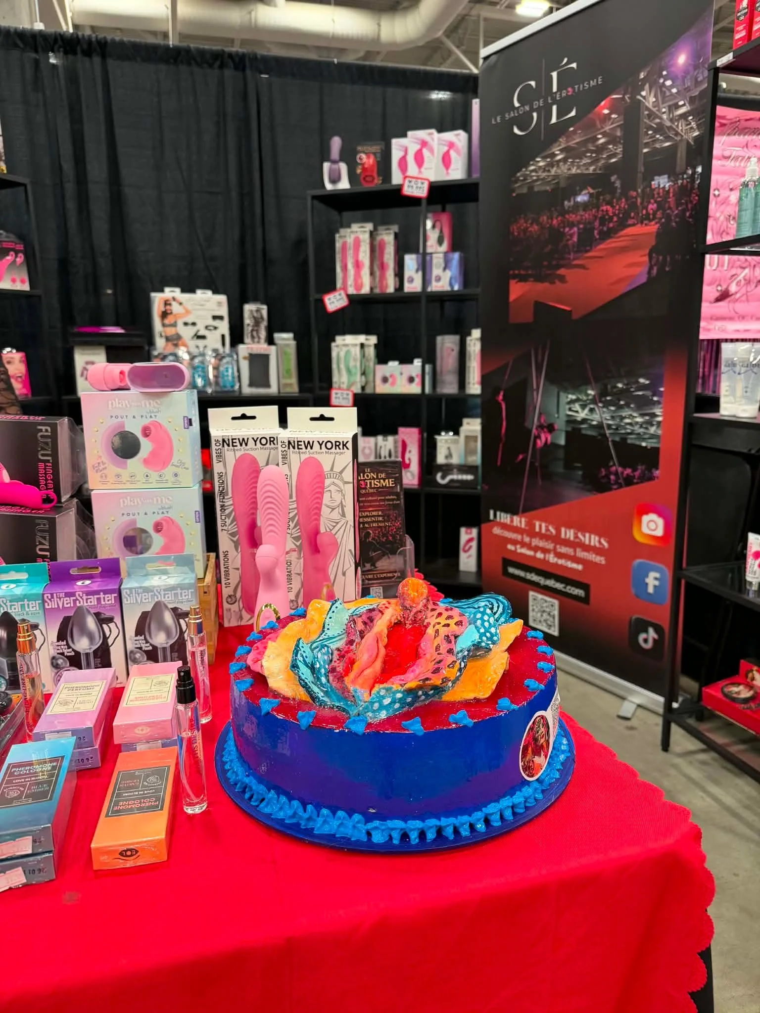 Qu&eacute;bec tattoo show 2026
La boutique Salon &Eacute;rotisme expose notre pussy cake
@flolemay_artiste @salon_erotisme.qc .
Merci beaucoup les filles
@quebectattooshow