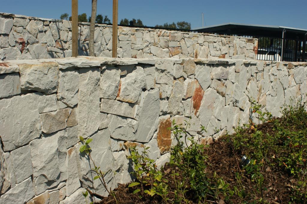 Siltstone Walling 2.JPG