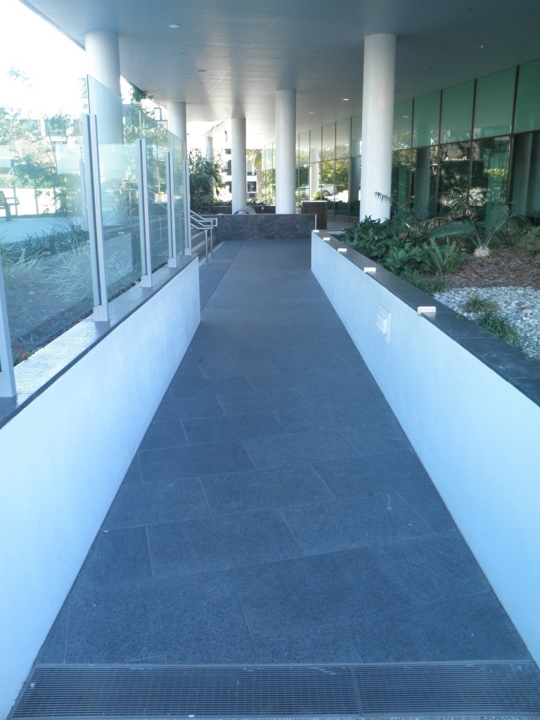 CDOP4 Black Granite flamed Paving .JPG