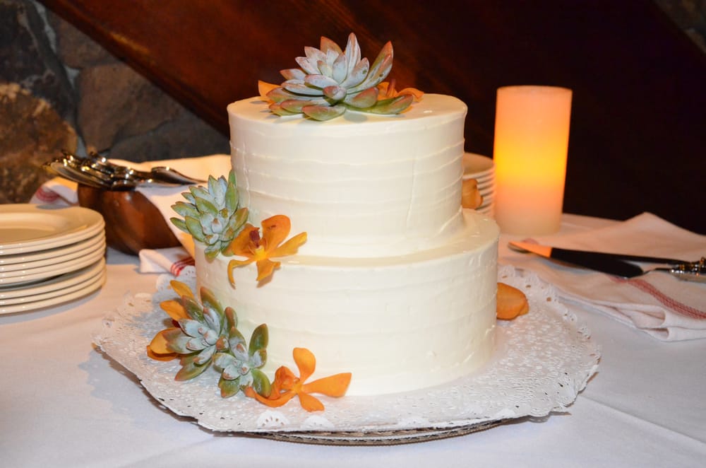 maui-wedding-cakes-baker-desserts-hawaii 3.jpg