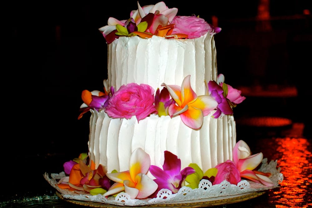 maui-wedding-cakes-baker-desserts-hawaii.jpg