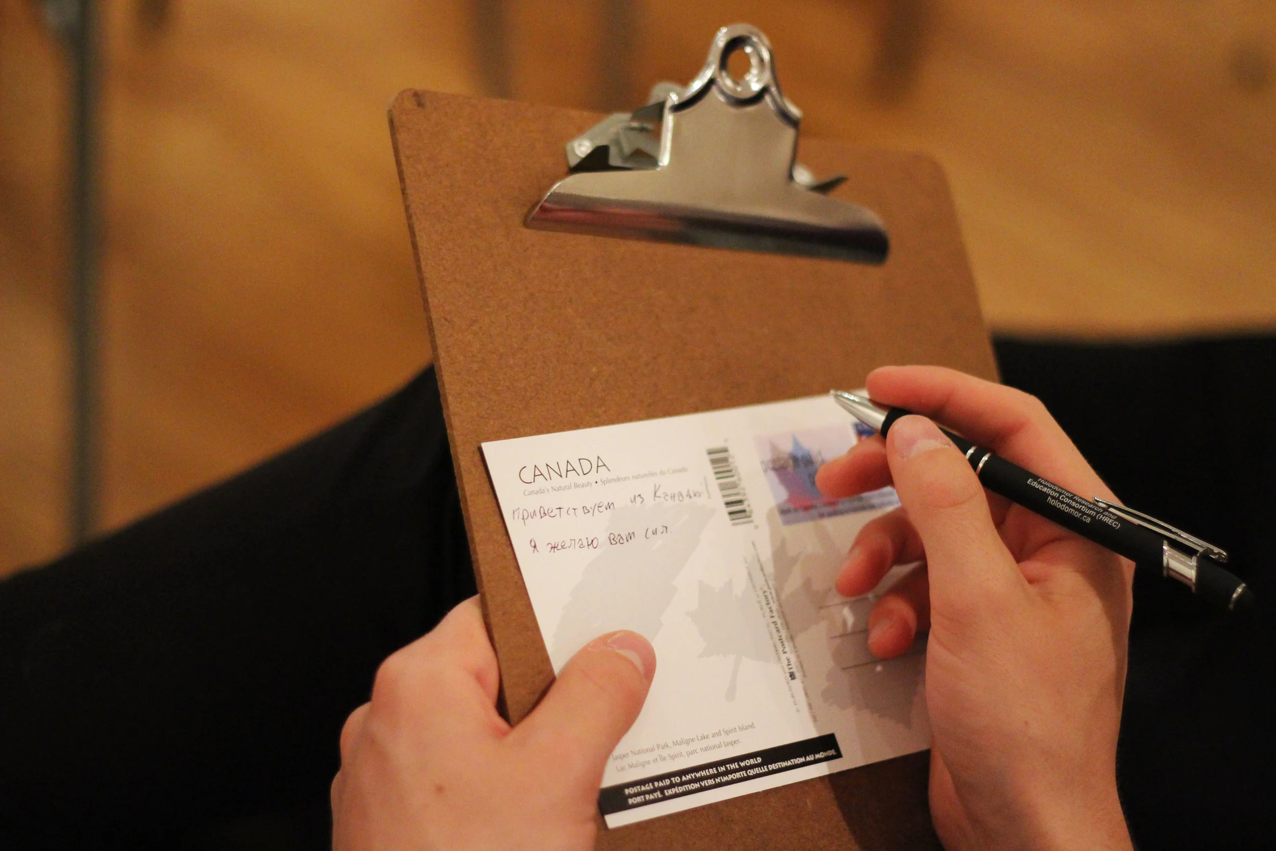 The students wrote postcards to Ukrainian prisoners of war.