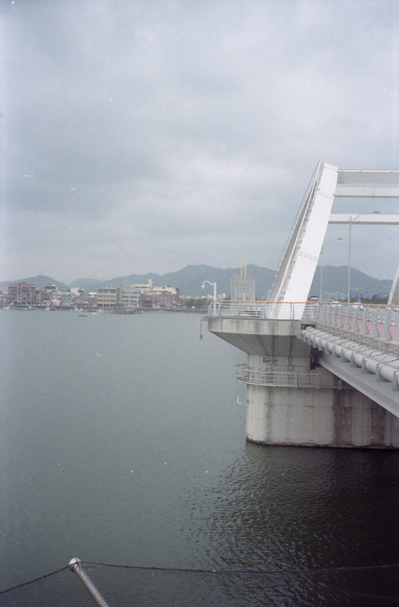  My bi- or tri- weekly runs went across this bridge. I really loved running in one straight line and coming back. The Area of Busan i was in was very flat. 