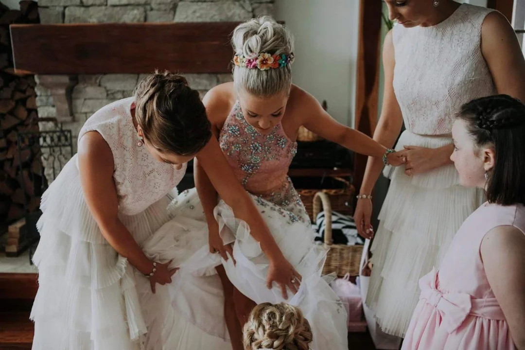 Caravan-Bar-Service-The-Old-Dairy-Wedding.jpg