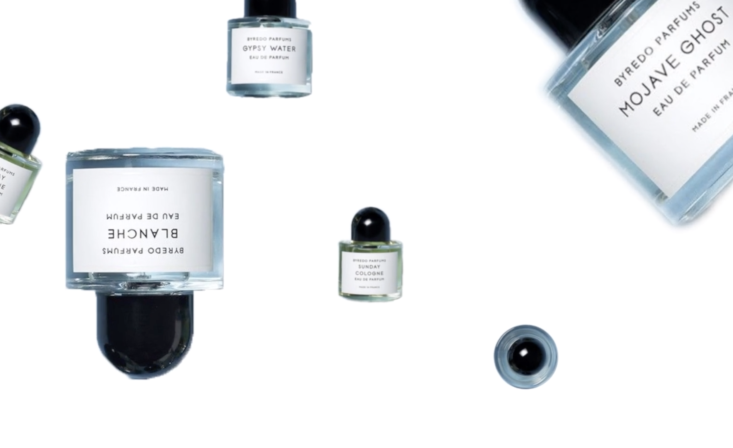 Screenshot 2 - perfume bottles moving through 3D space