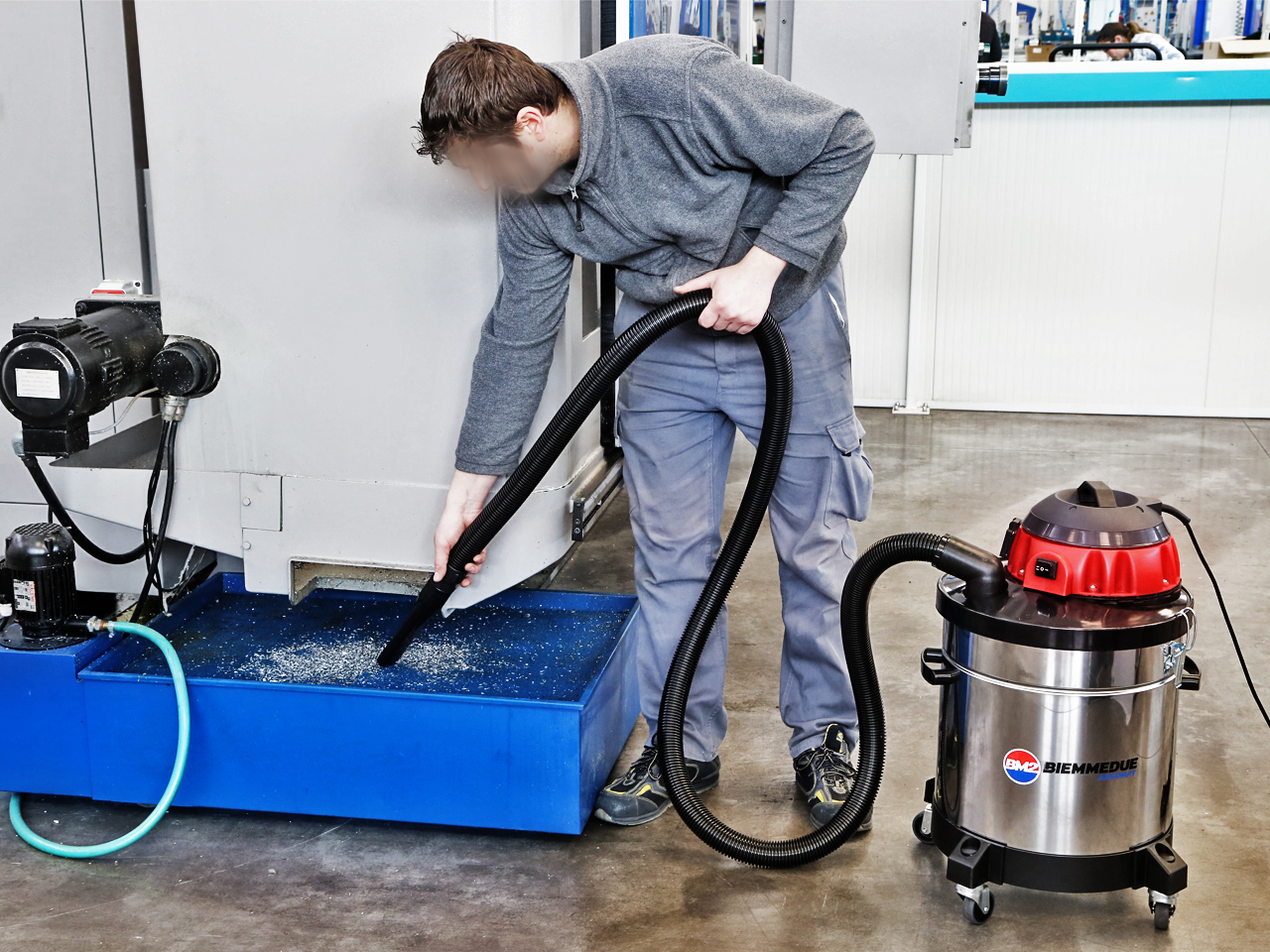 ASPIRALIQUIDI_PROFESSIONALE_PER_SEPARAZIONE_E_RECUPERO_DI_OLIO_EMULSIONATO_E_TRUCIOLI_ASPIRATRUCIOLI_ASPIRA_OLIO_PROFESSIONAL_VACUUM_CLEANER_FOR_PICK_UP_AND_SEPARATION_OF_EMULSIFIED_OIL_AND_CHIPPINGS_7.jpg