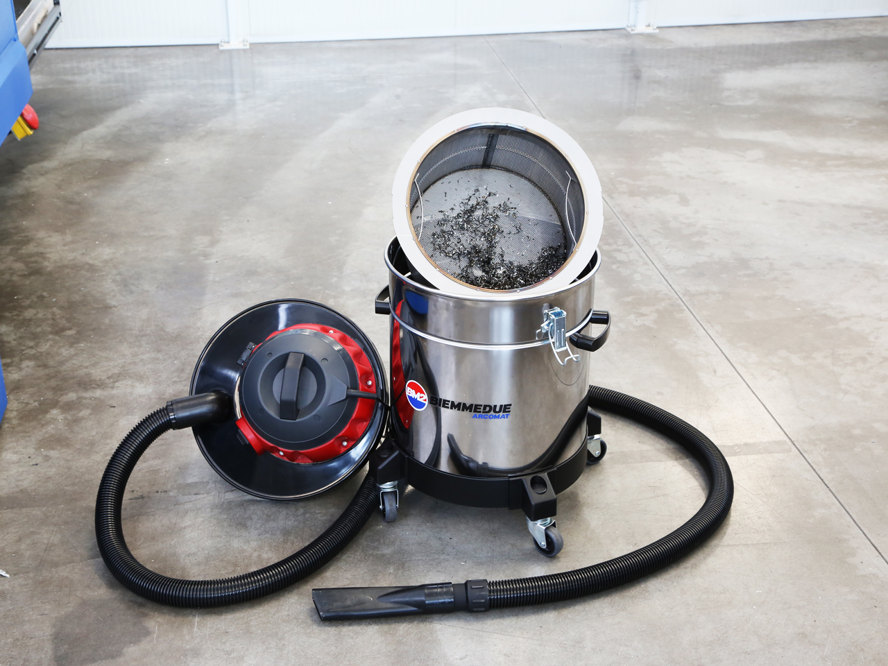 ASPIRALIQUIDI_PROFESSIONALE_PER_SEPARAZIONE_E_RECUPERO_DI_OLIO_EMULSIONATO_E_TRUCIOLI_ASPIRATRUCIOLI_ASPIRA_OLIO_PROFESSIONAL_VACUUM_CLEANER_FOR_PICK_UP_AND_SEPARATION_OF_EMULSIFIED_OIL_AND_CHIPPINGS_8.jpg