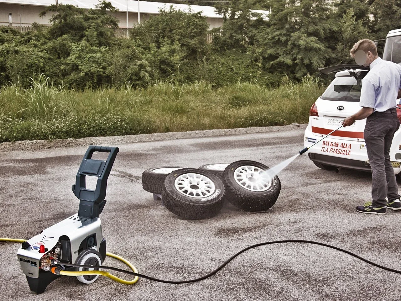 MIDIA: Professional Cold Water Pressure Washers