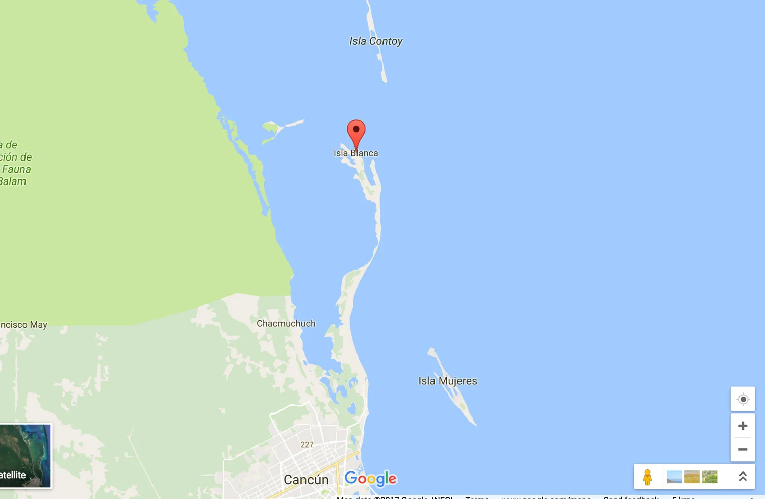 The car park for the beach is always full but attendants will help you.