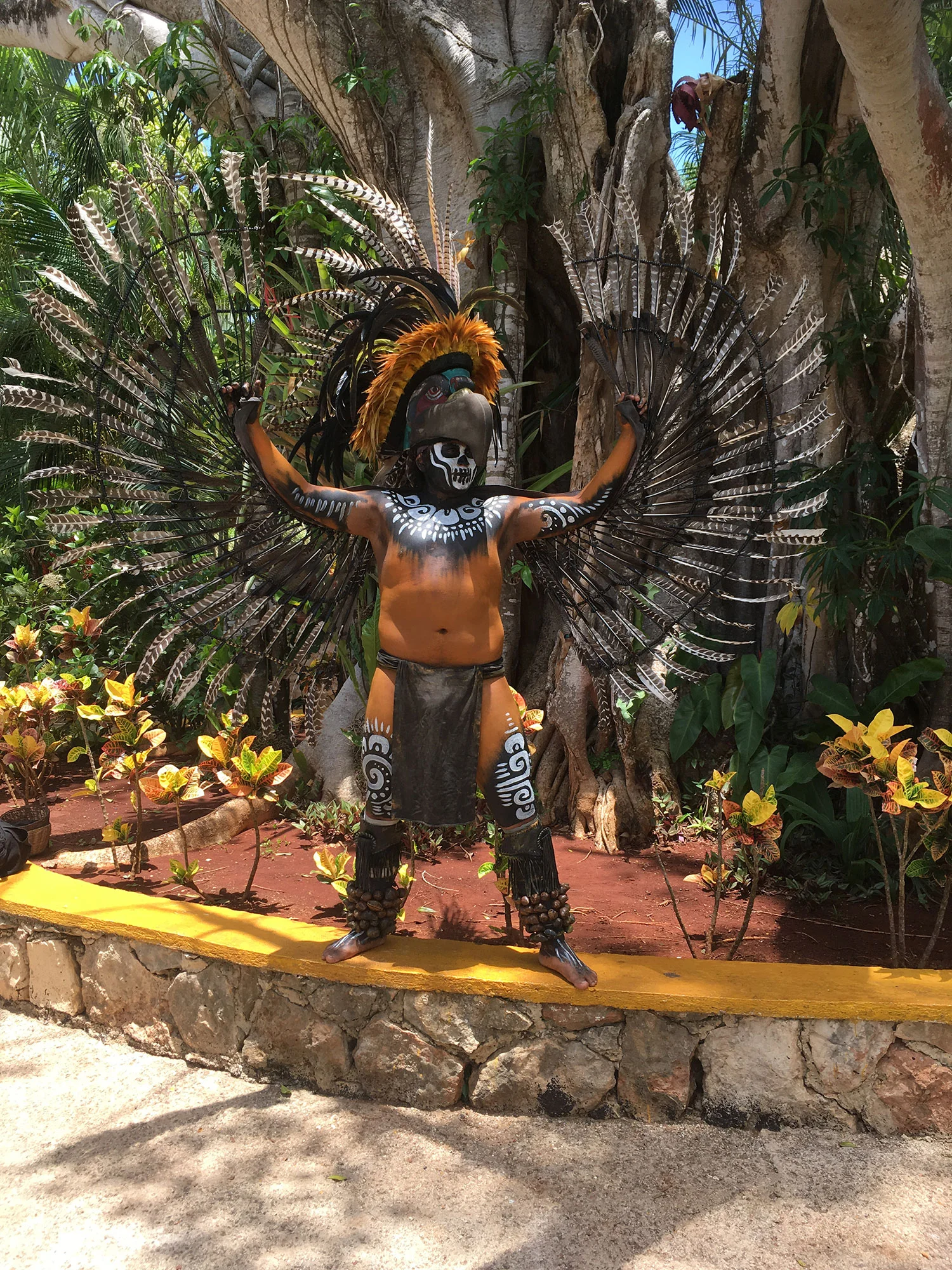 Hammocks_and_Ruins_What_to_Do_Mexico_Mayan_pyramid_cenote_Ik_Kil_9.jpg