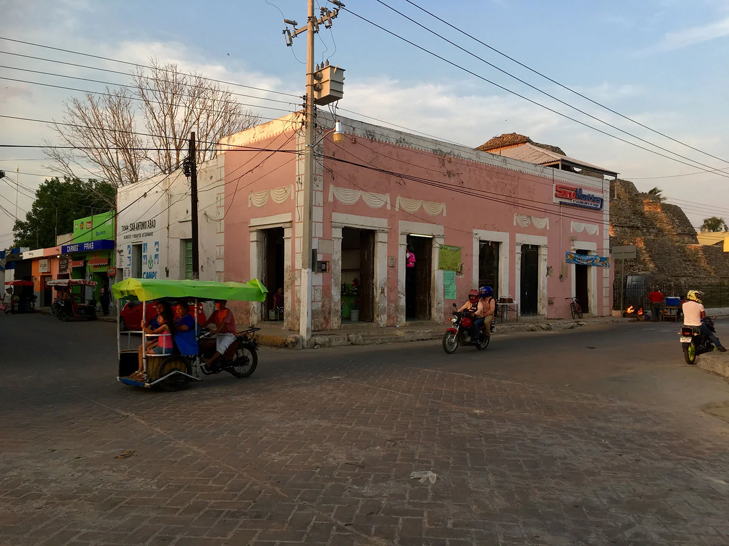Hammocks_and_Ruins_What_to_Do_Yucatan_Mexico_hacienda_village_town_colonial_pyramid_Maya_9.jpg