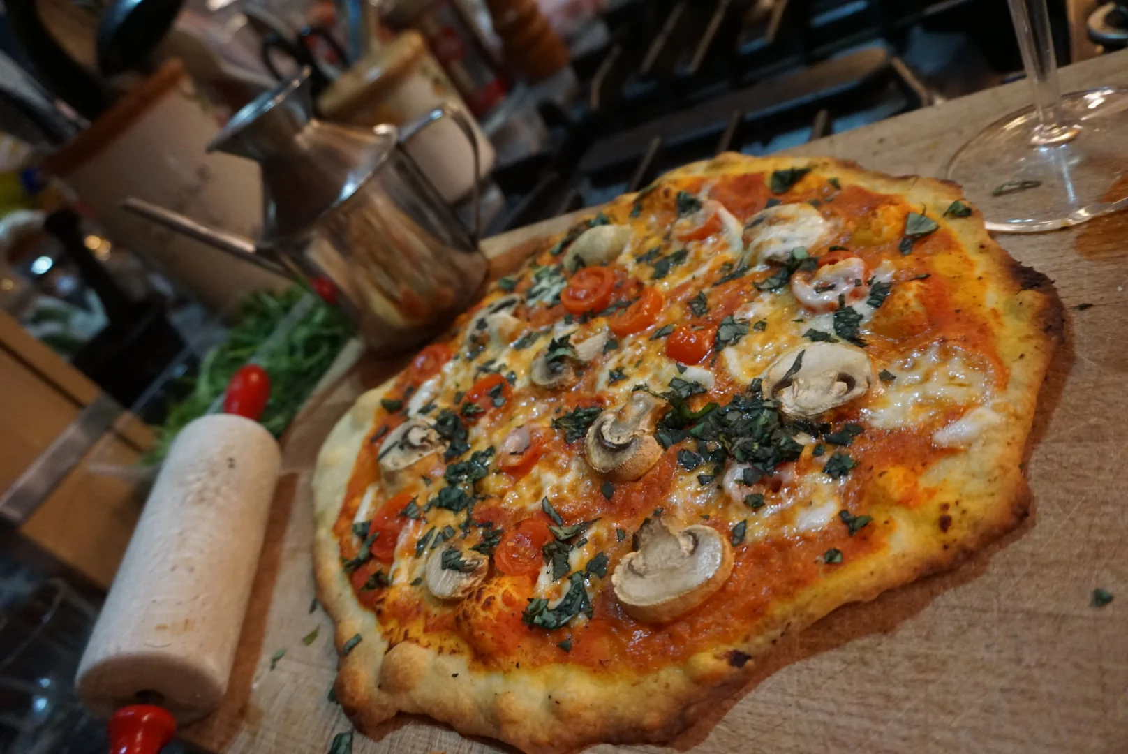 Saa syödä mutta ei ole pakko (ahtaa itseään ähkyyn)