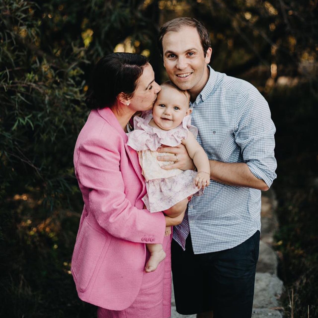 Married 5 years today and blessed with the most amazing baby girl - 8 months old yesterday. Life is beautiful, indeed! 

&bull; By jou dra ek nie maskers nie, 
Kan ek wees net wie ek is, 
En stroop ek elke laag af, 
Van die lewe se vernis. &bull;