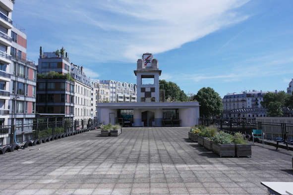 "celeste" installation at point ephemere rooftop bar in paris : cam capturing the sky and computer for interactivity with the audience / (200 Quai de Valmy, 75010 Paris) / LINK