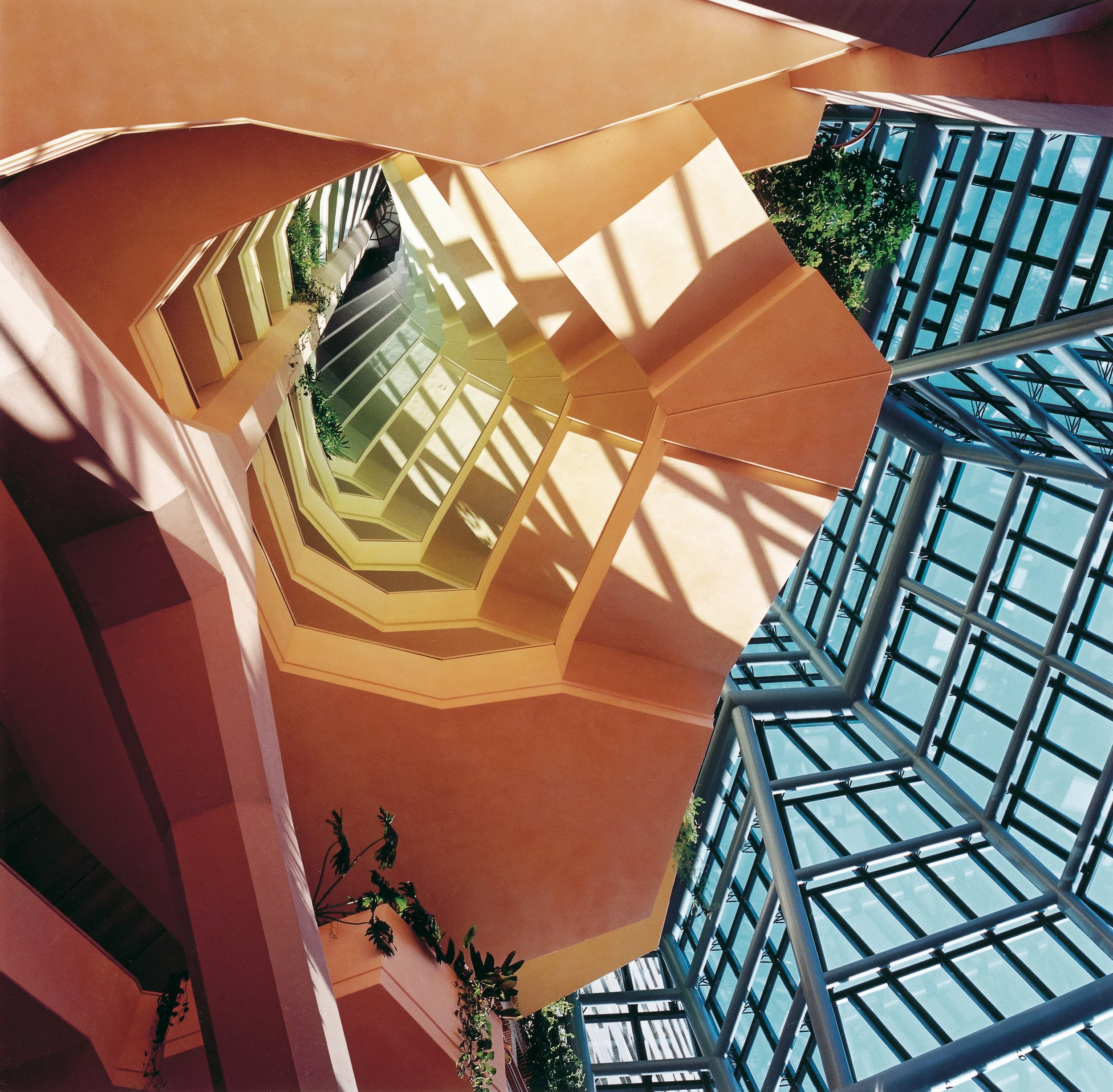 Central staircase, Head Office Gasunie, Groningen, Netherlands, Alberts & Van Huut 1994