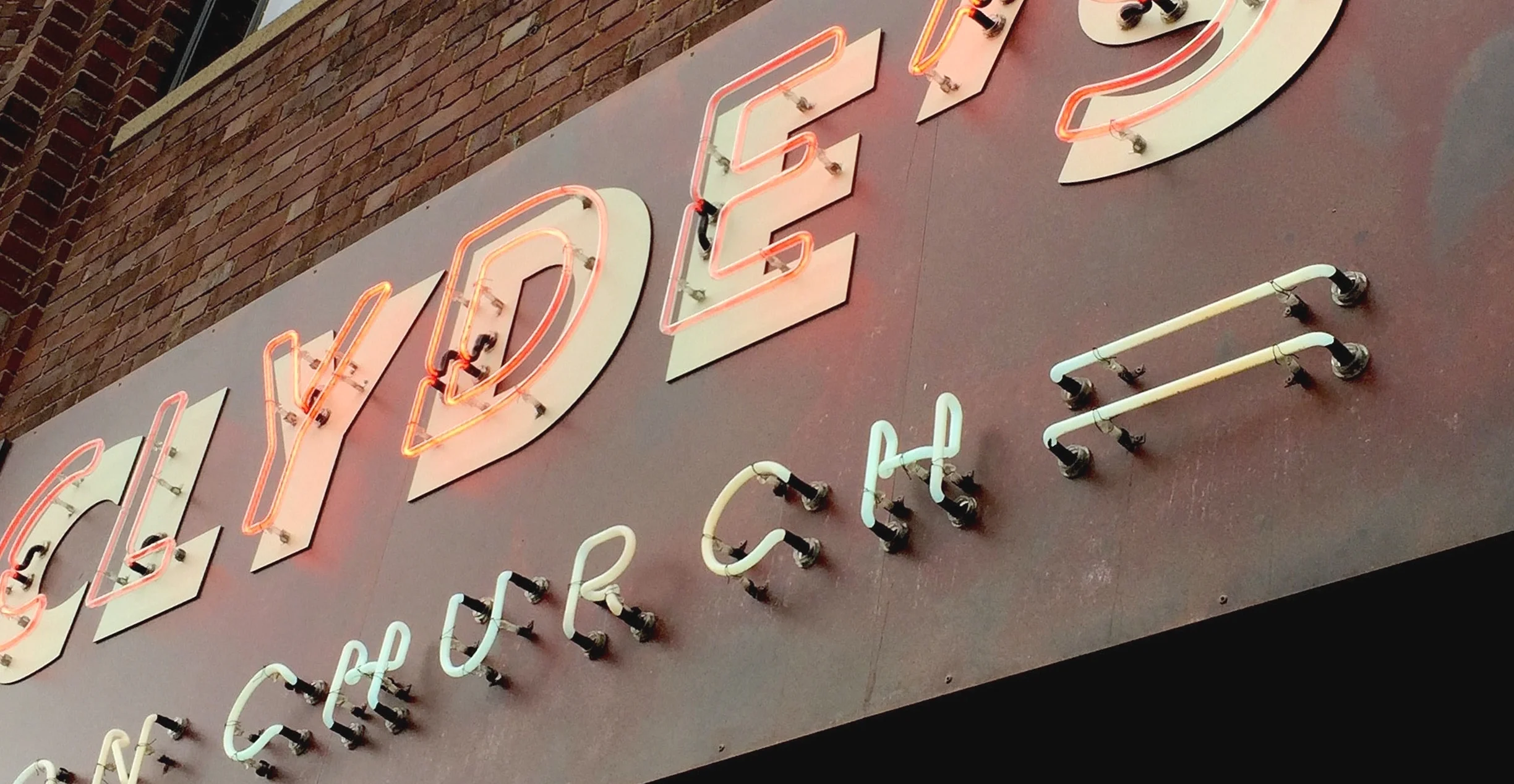 Clydes_sign2.jpg