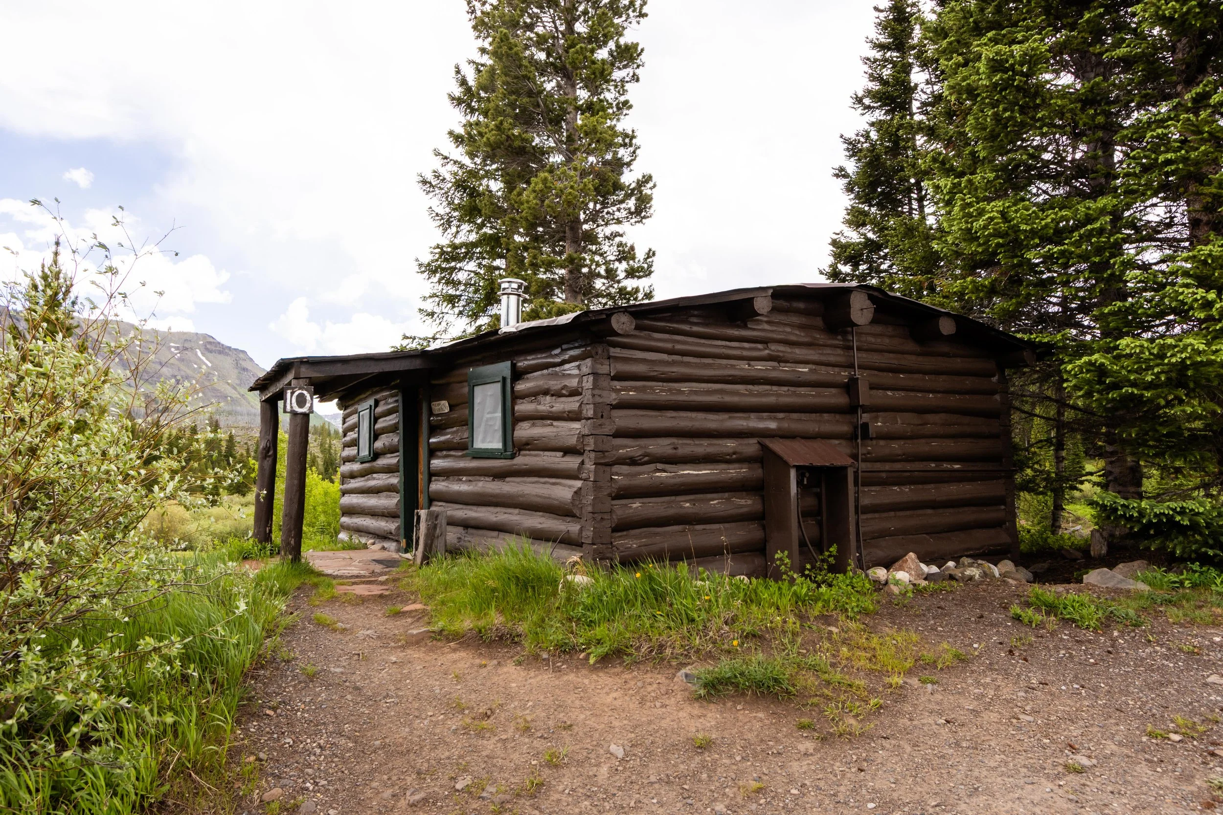 Cabin 10-11.jpg