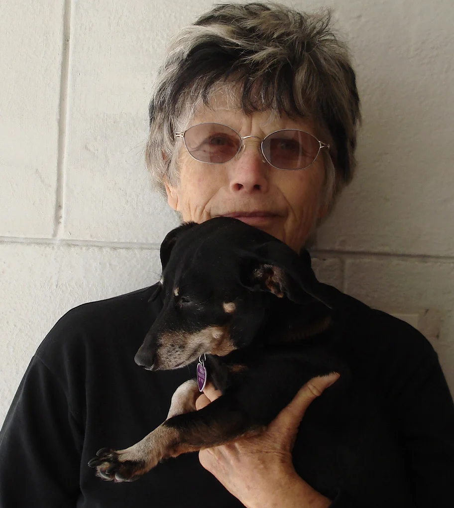 Peggy Huff Peggy lives in San Francisco and has maintained a studio at Hunters Point Shipyard since 1985. She teaches in the Bayview District in San Francisco and Creative Growth Art Center in Oakland, California. (She also had 2 dachshunds) phuff@sbcglobal.net