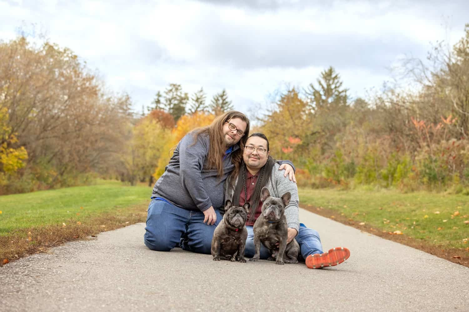 couple-photoshoots-with-dogs.jpg