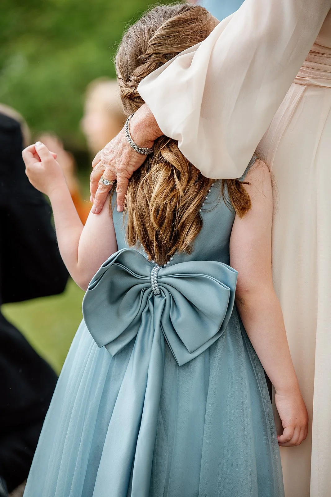 Britney & Dan's Summer Coastal Wedding at Samoset Resort in Rockport, Maine
The day started with thick coastal fog rolling over the rocky Maine shoreline, but nothing could dampen the love radiating from Britney and Dan's spectacular wedding weekend 