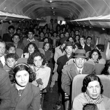 Iraqi Jews Air Plane.jpg