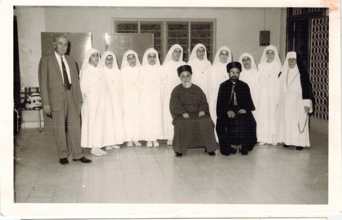 YOUSIF MARY W Chaldean Nuns class and Patriarch Cheikho and young Cardinal Dally copy.jpg