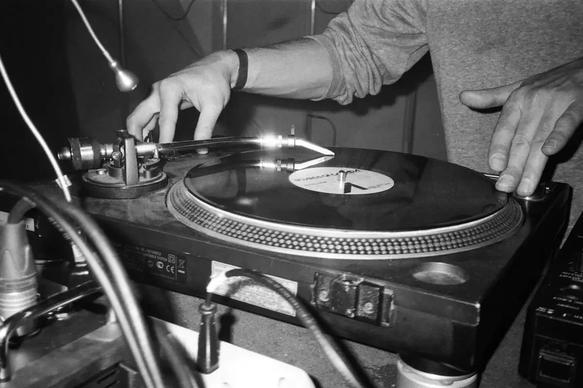 Crafting the Perfect Music Video: Turning Sound into Vision