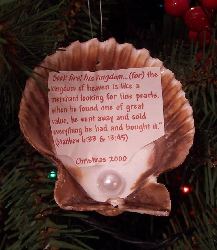 Priceless Pearl — 2000 Ornament