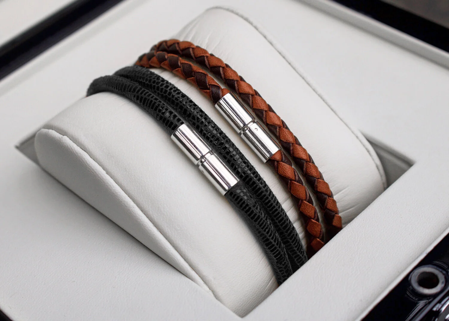 leather-bracelets.jpg