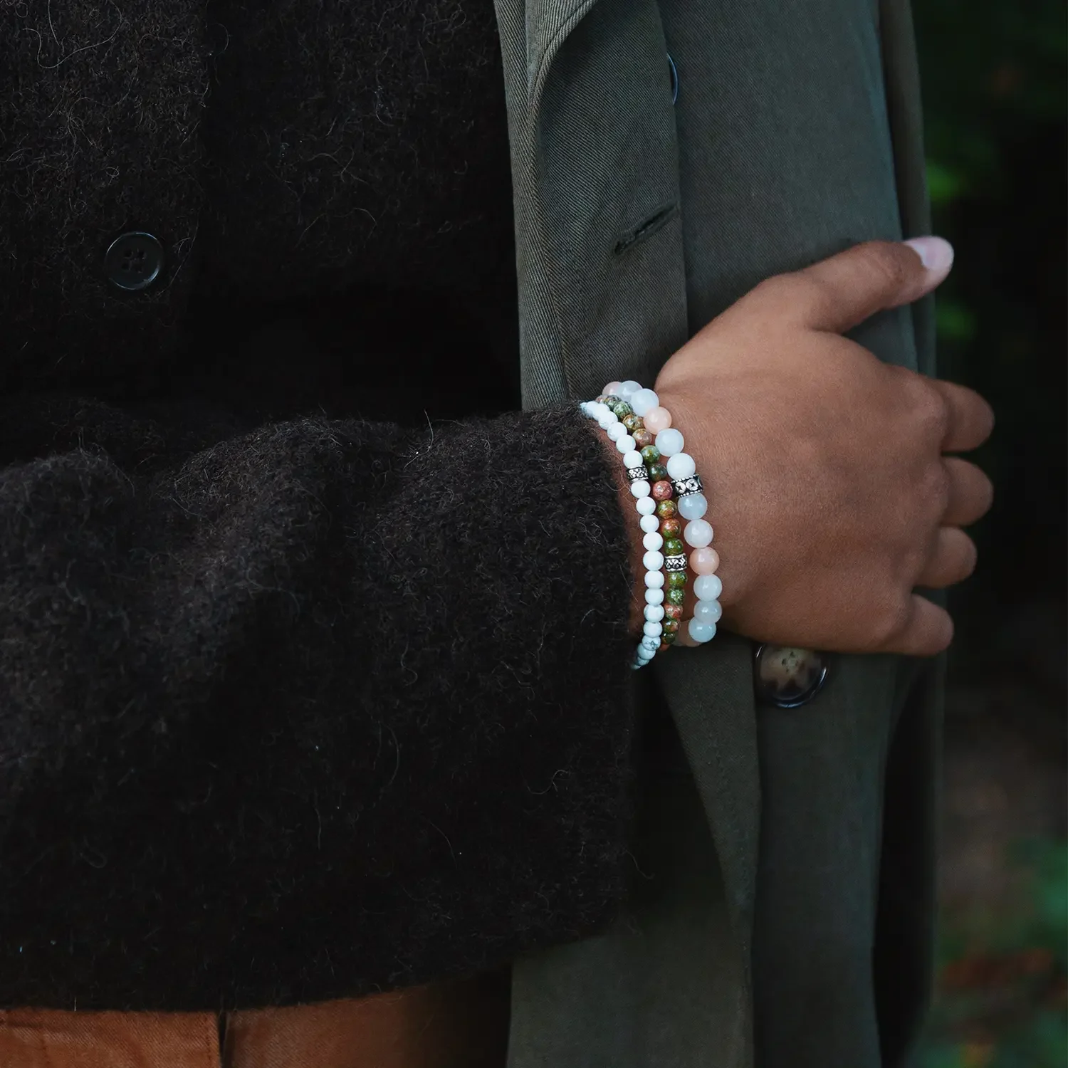 Baxter-Baxter-Champagne-6mm-On-Wrist.webp