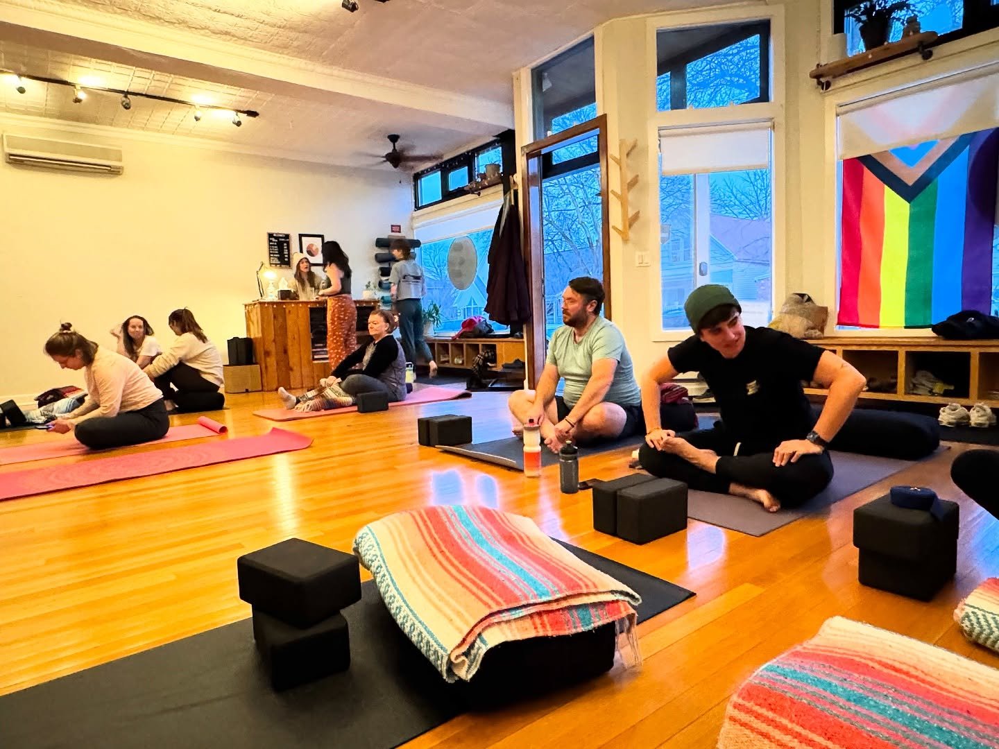 Fill your cup with these delightful Thursday offerings:

7am Heated Vinyasa 60 with @nozomi_j_n 
6pm Heated Vinyasa 60 with @rebekah_okelley 
7:30pm yin + restore with @rebekah_okelley 

Have a buddy who&rsquo;s never been to ❤️&zwj;🔥? Their first c