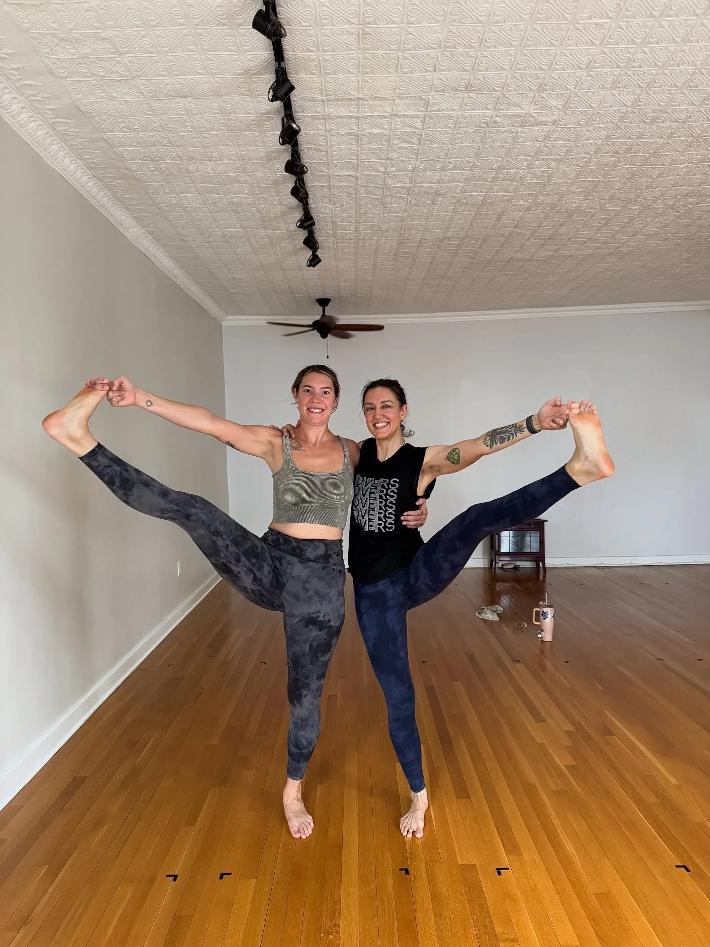Start your weekend with yoga that hits the heart (and the hamstrings). 🫶

Friday 9/19
7am Heated Vinyasa 60 with @stephbertsch
5:30pm Heated Vinyasa 60 with @buddhacaffe 

Saturday 9/20
7:30am Heated Vinyasa 60 with @stephbertsch
9am FitFlow with @s