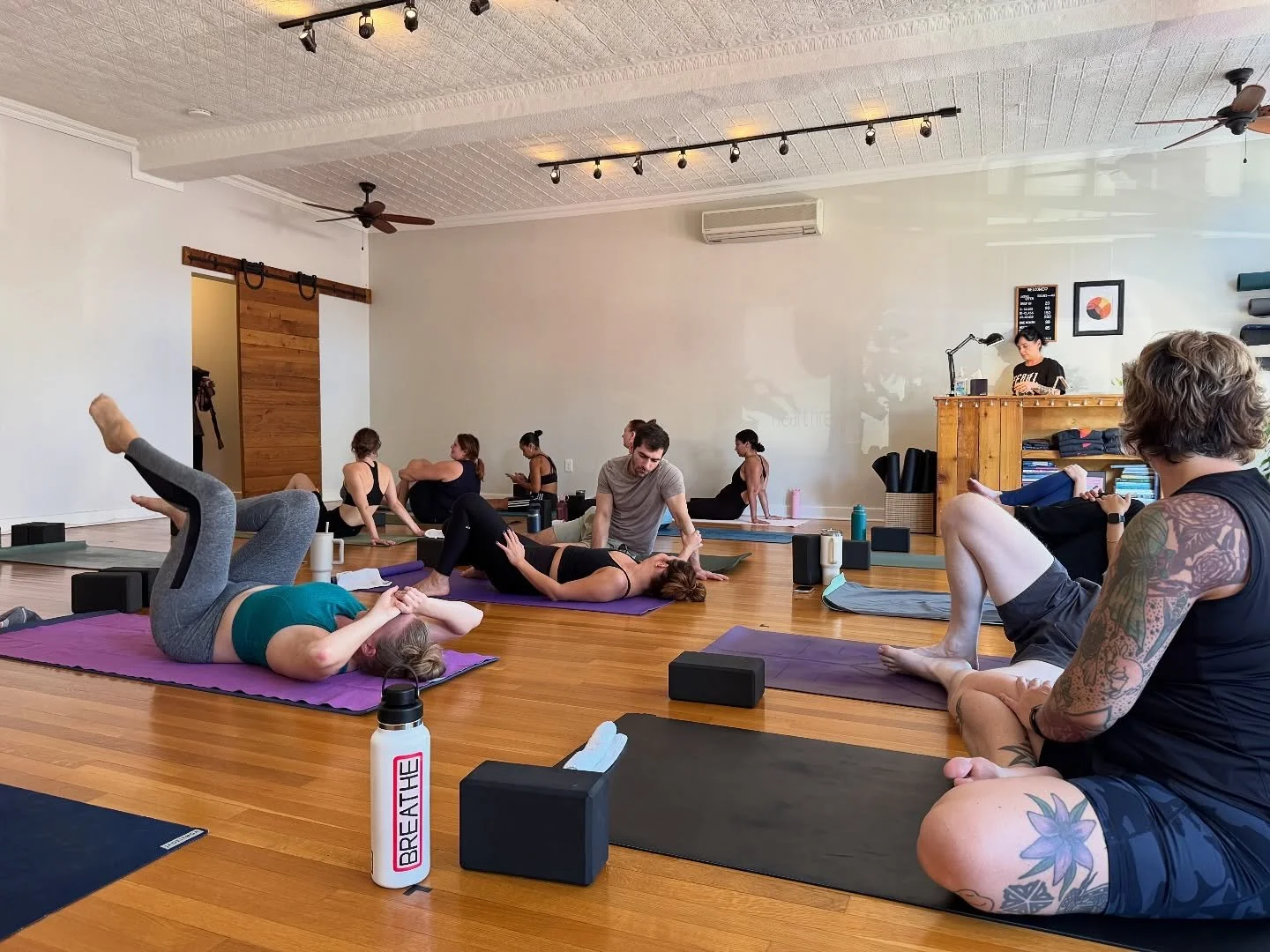 Tonight 11/6
6pm Heated Vinyasa 60 
7:30pm yin + restore
both with @rebekah_okelley 

Friday 11/7 
7am Heated Vinyasa 60 with @stephbertsch 
5:30pm Heated Vinyasa 60 with @buddhacaffe 

Come as you are, leave upgraded. ⭐️