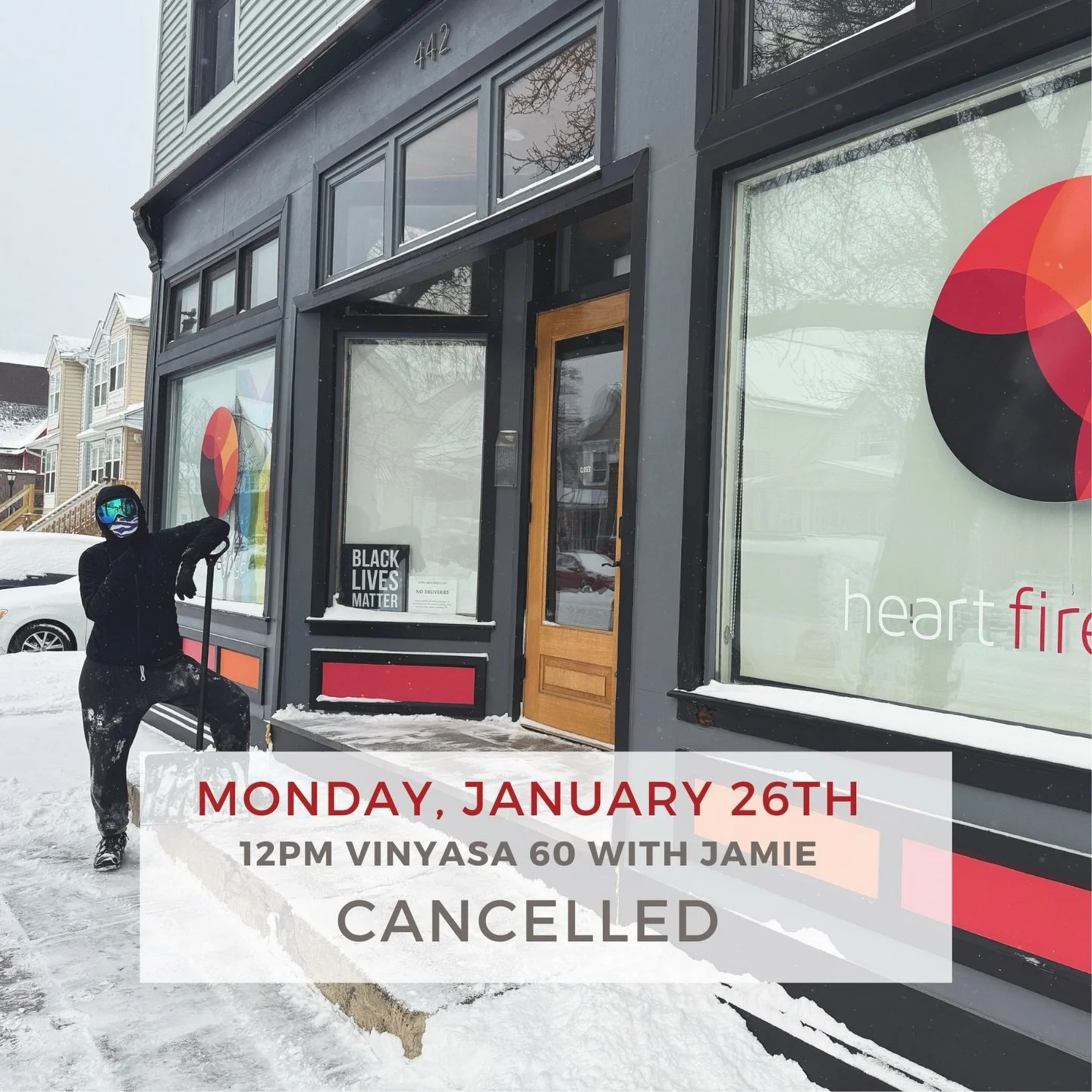 Heads up! ❄️

Due to the weather, Monday&rsquo;s 12pm Vinyasa 60 with @moonyogis is cancelled. Safety comes first, and we don&rsquo;t want anyone braving the elements to get here.

We will post an update about our evening classes soon.

Stay warm, ta