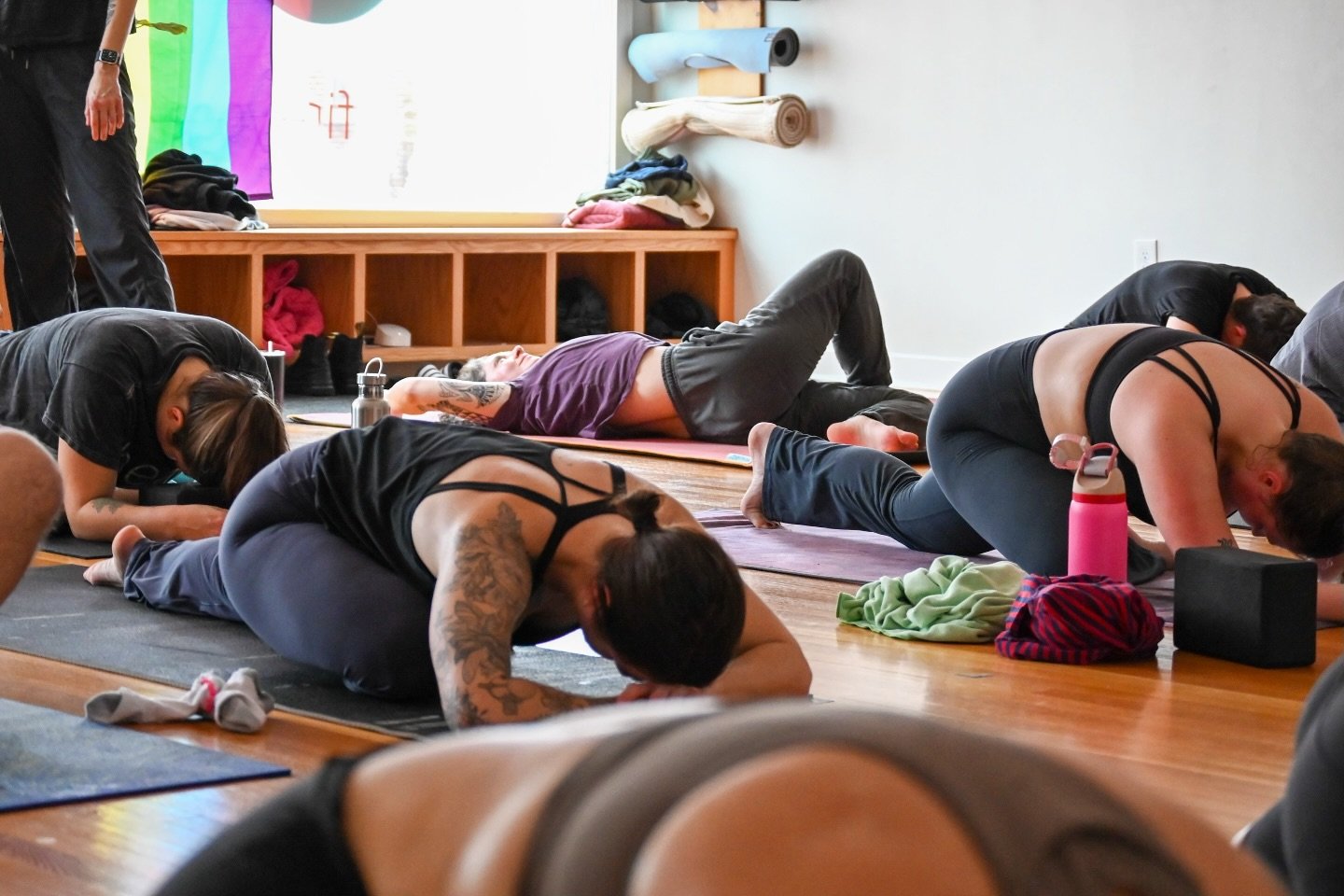 A beautiful, warm Monday in Buffalo. We&rsquo;ll take it. ☀️

12pm Vinyasa 60 with @moonyogis 
5pm Gentle Flow with @kayakcarr 
7pm yin + restore with @riverflowchiro 

Perfect day to open the windows, shake off the winter stiffness, and move your bo